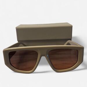 Dezi Perkins sunglasses in style "Backtrack"